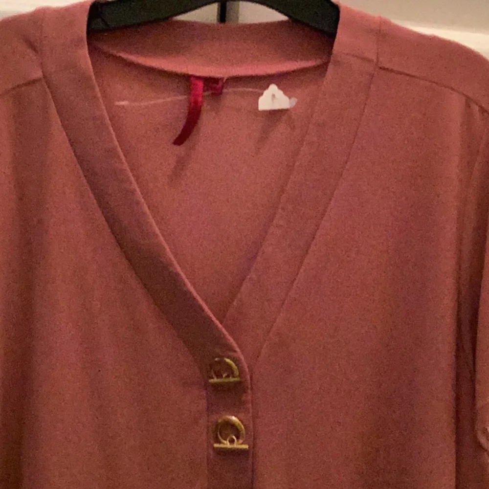 🌸NWT Sexy Size 2 XLarge Top Closet Must Have & Fun to Wear 🌸 - Picture 4 of 9